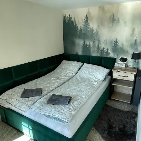 Pod Koroną 5 *